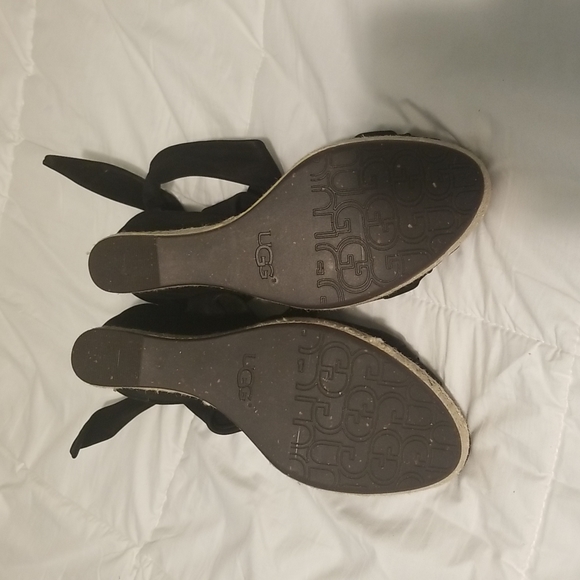 Sz 9 Ugg black "suede/leather" wedge espadrilles - Picture 2 of 6
